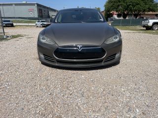 2015 Tesla Model S - Exterior Front Center Image